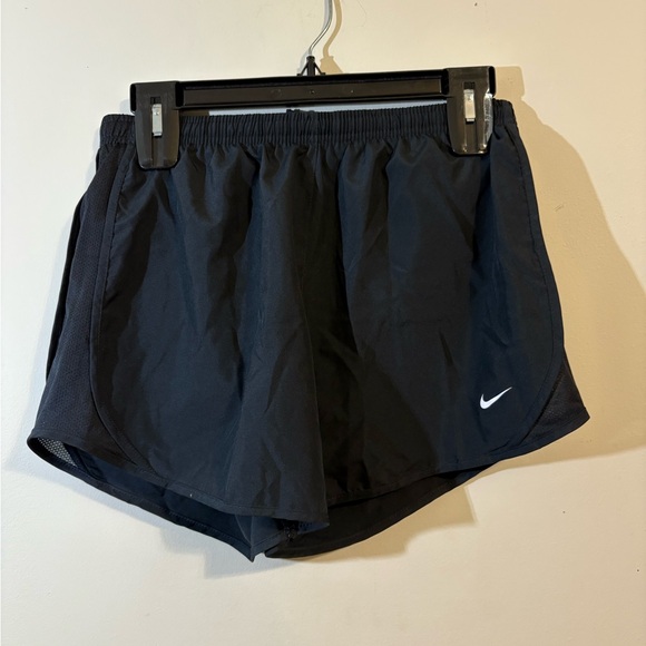 Nike Women's running Athletic Shorts Black with built in underwear X large - Picture 1 of 9